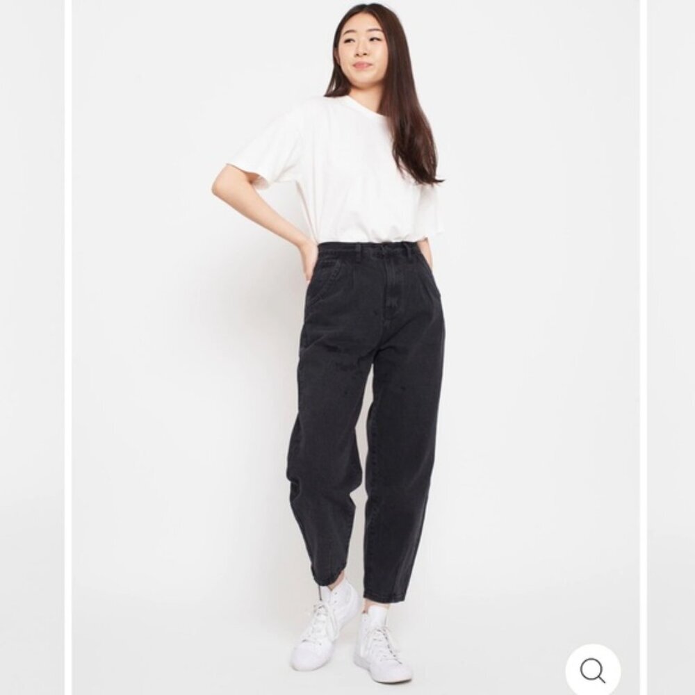 Hollister Ultra High‎ Rise Mom Jeans Pockets Zip Fly Raw Hem Dark Wash Cotton 28